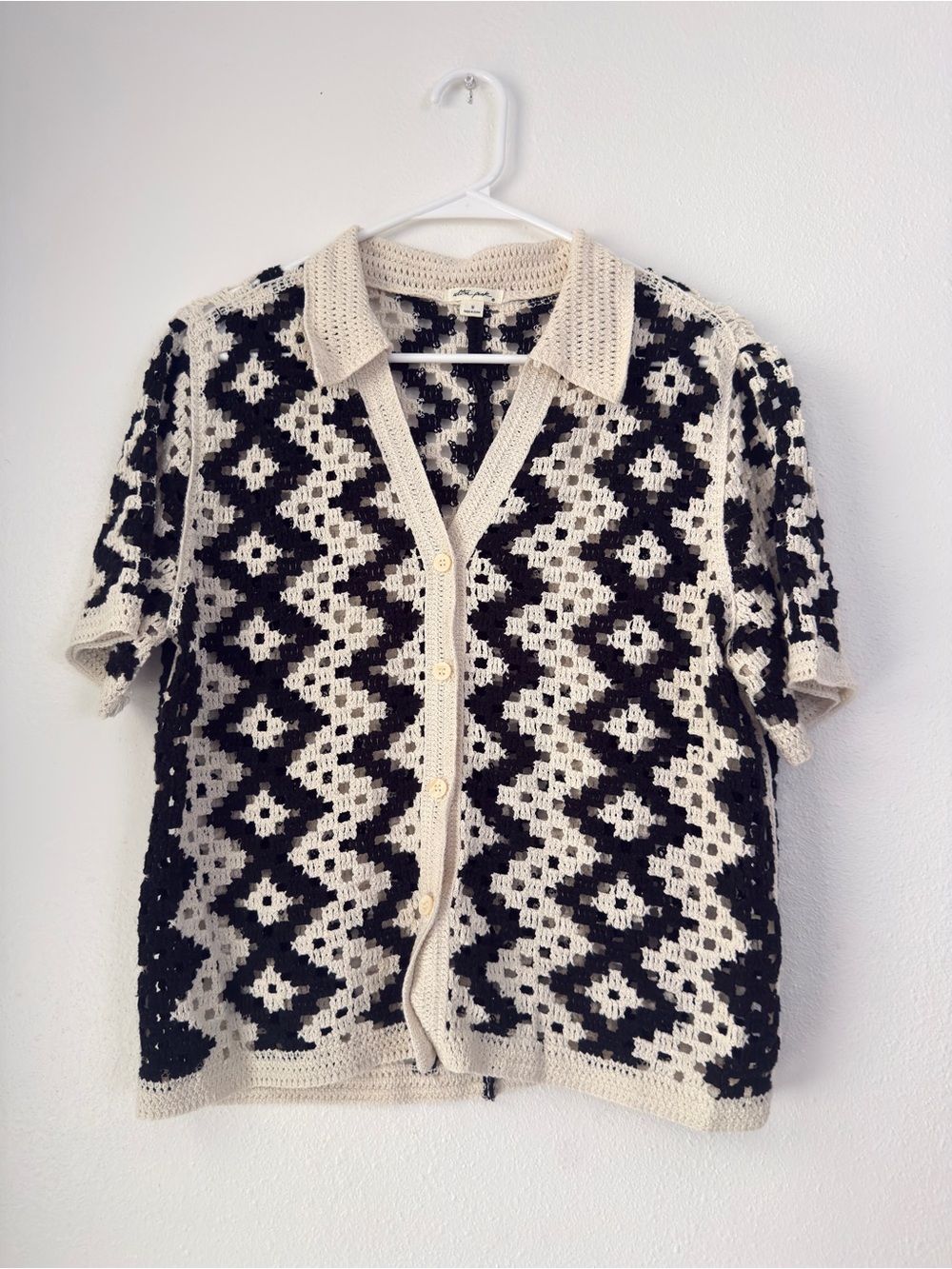 Ultra Pink Black and WhiteBoho short  Sleeve Crochet Knit Top Blouse Shirt M
